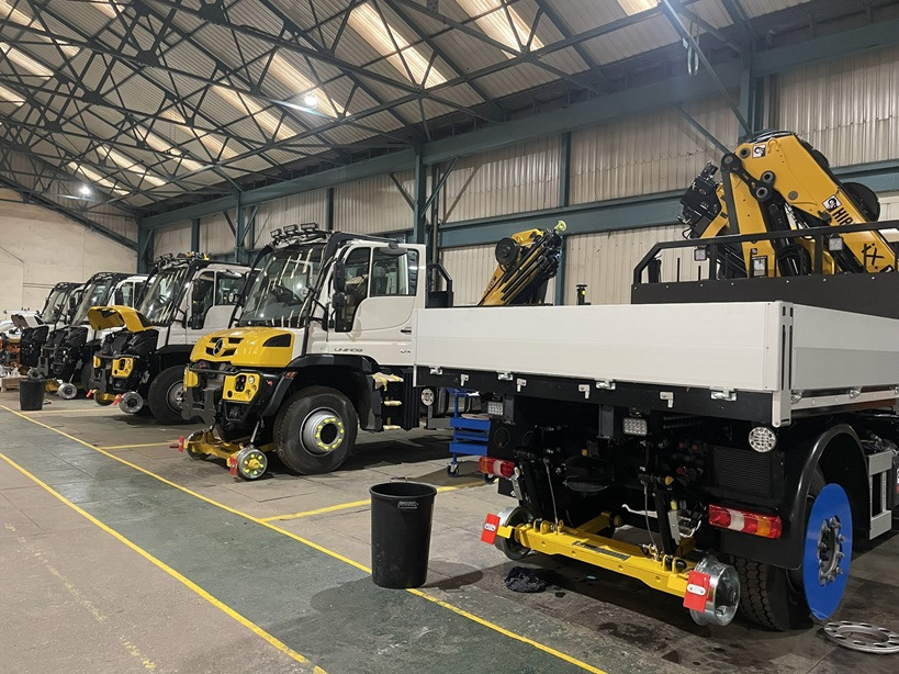 UNIMOG Unimog 423, 4x4, Mercedes Benz, Hiab - Lastbil med kran: billede 4 UNIMOG Unimog 423, 4x4, Mercedes Benz, Hiab - Lastbil med kran: billede 4