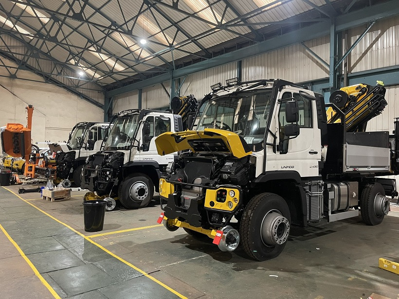 UNIMOG Unimog 423, 4x4, Mercedes Benz, Hiab - Lastbil med kran: billede 2 UNIMOG Unimog 423, 4x4, Mercedes Benz, Hiab - Lastbil med kran: billede 2