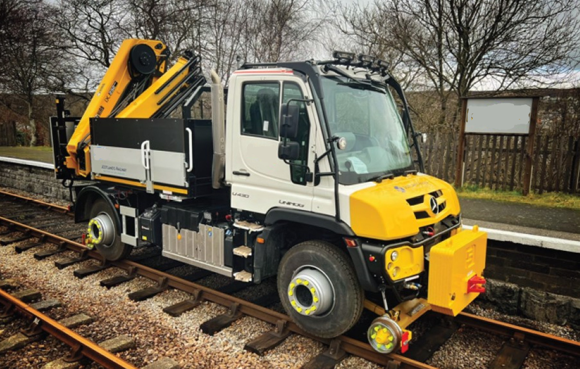 UNIMOG Unimog 423, 4x4, Mercedes Benz, Hiab - Lastbil med kran: billede 1 UNIMOG Unimog 423, 4x4, Mercedes Benz, Hiab - Lastbil med kran: billede 1
