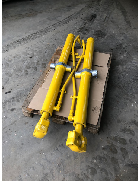 Komatsu D65-15 EX/PX Blade Lift Cylinder OEM 707-02-X0220 - Hydraulik: billede 2 Komatsu D65-15 EX/PX Blade Lift Cylinder OEM 707-02-X0220 - Hydraulik: billede 2