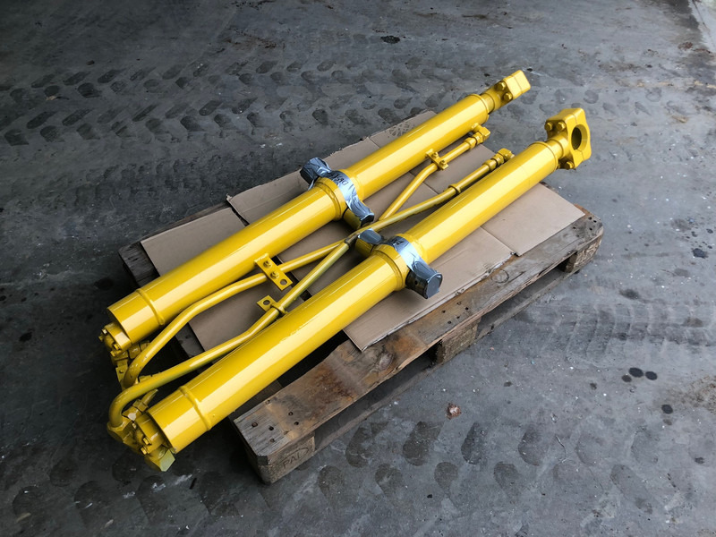 Komatsu D65-15 EX/PX Blade Lift Cylinder OEM 707-02-X0220 - Hydraulik: billede 3 Komatsu D65-15 EX/PX Blade Lift Cylinder OEM 707-02-X0220 - Hydraulik: billede 3