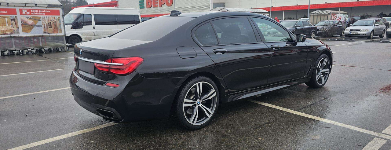 BMW 750 - Sedan: billede 5 BMW 750 - Sedan: billede 5