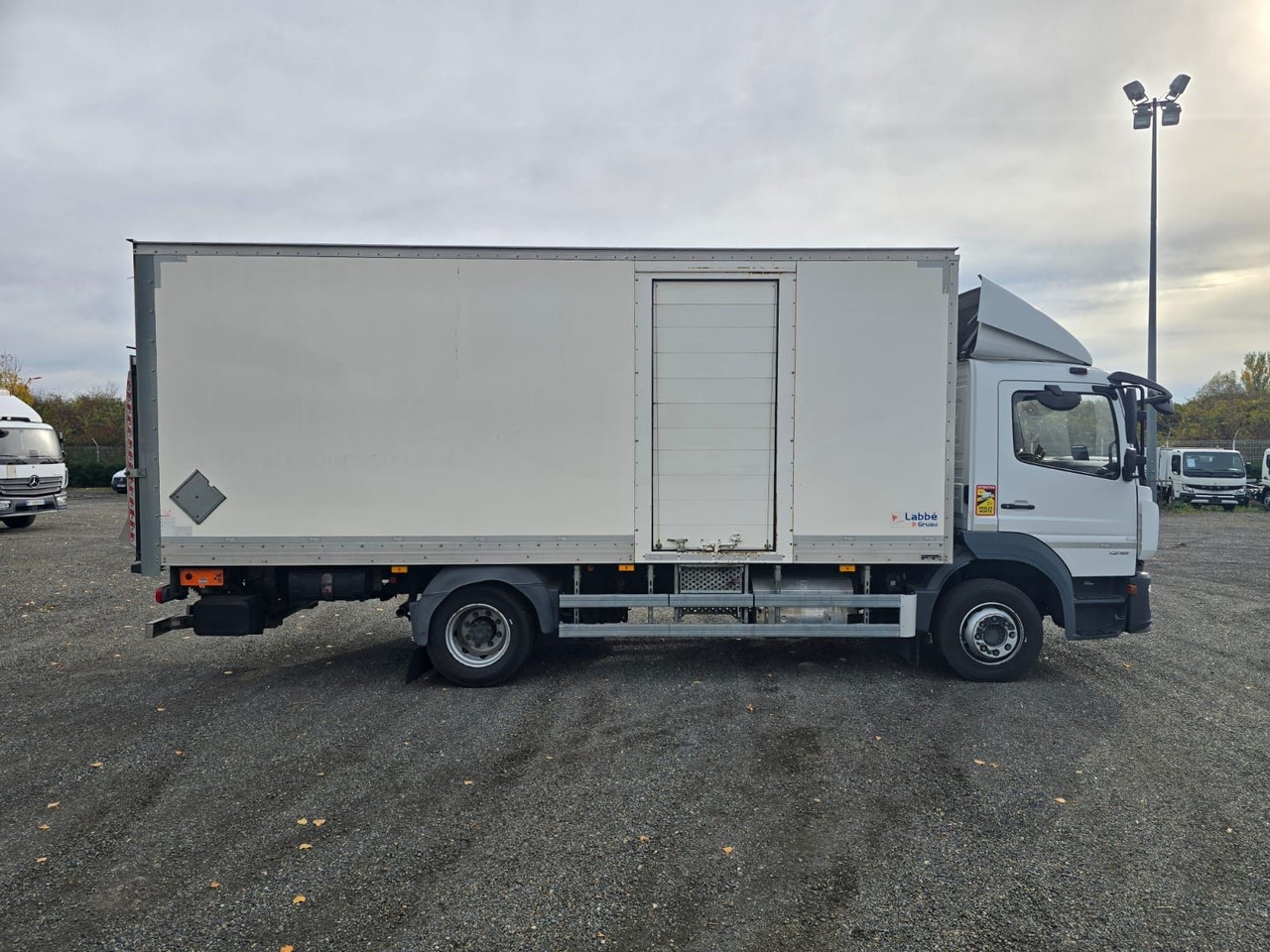 Mercedes-Benz Atego 1218 4x2 Koffer/FULL-ADR/EXIII/LBW/AC/EU6d - Lastbil varevogn: billede 4 Mercedes-Benz Atego 1218 4x2 Koffer/FULL-ADR/EXIII/LBW/AC/EU6d - Lastbil varevogn: billede 4