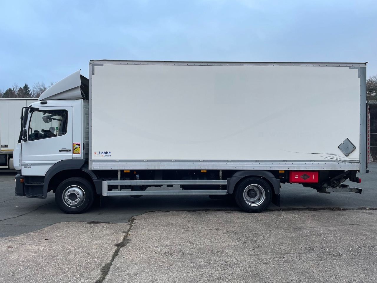 Mercedes-Benz Atego 1218 4x2 Koffer/FULL-ADR/EXIII/LBW/AC/EU6d - Lastbil varevogn: billede 4 Mercedes-Benz Atego 1218 4x2 Koffer/FULL-ADR/EXIII/LBW/AC/EU6d - Lastbil varevogn: billede 4