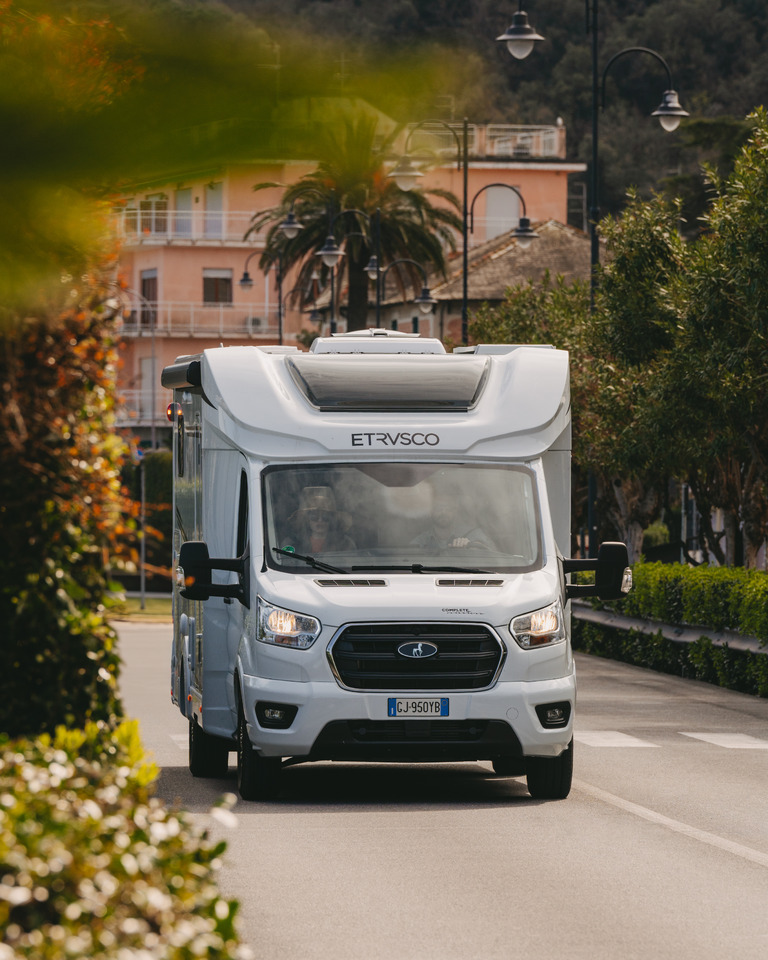 ETRUSCO Etrusco T 7.3 SF - Delintegreret autocamper: billede 1 ETRUSCO Etrusco T 7.3 SF - Delintegreret autocamper: billede 1