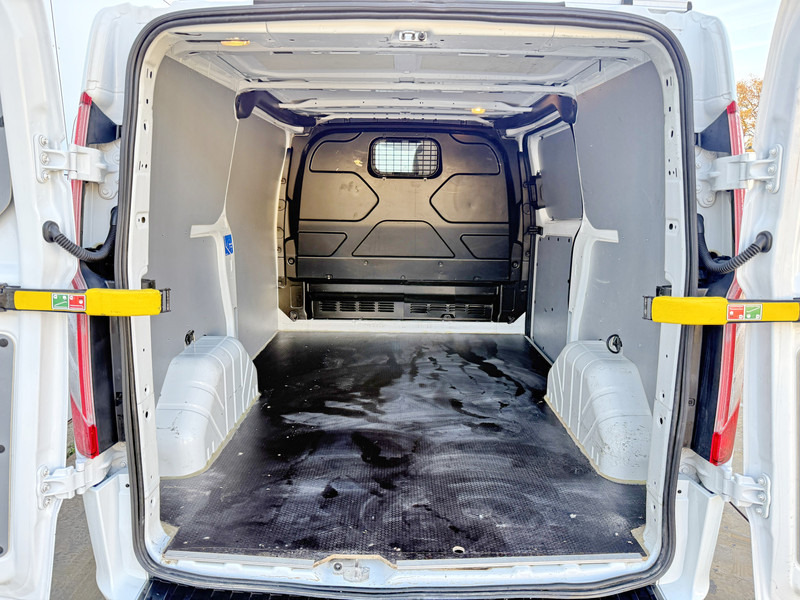 Små varebil Ford Transit Custom 300 2.0 TDCI 130PK Automaat L1H1 LED Airco Cruise Control Stoelverwarming Parkeersensoren voor achter: billede 12 Små varebil Ford Transit Custom 300 2.0 TDCI 130PK Automaat L1H1 LED Airco Cruise Control Stoelverwarming Parkeersensoren voor achter: billede 12