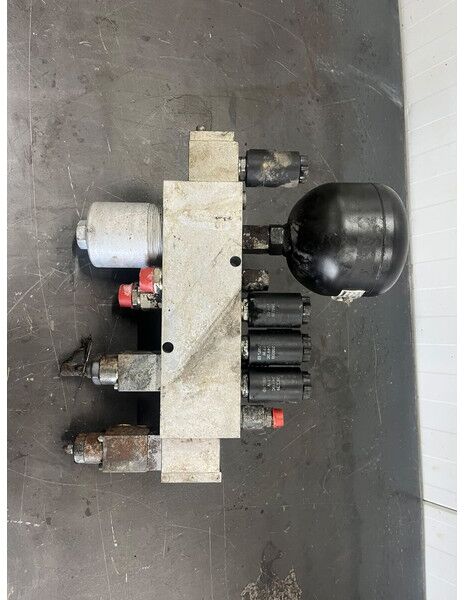 Liebherr A944C Li / A934C Li / R944C Li / R954C - Hydraulik: billede 2 Liebherr A944C Li / A934C Li / R944C Li / R954C - Hydraulik: billede 2