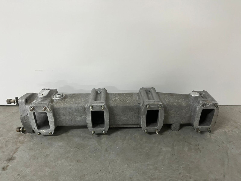 Liebherr A974 / P974 / R942 / R944 / R954 / R964 / R974 / R974B - A 974 / P 974 / R 942 / R 944 / R 954 / R 964 / R 974 / R 974B - Indsugningsrør: billede 4 Liebherr A974 / P974 / R942 / R944 / R954 / R964 / R974 / R974B - A 974 / P 974 / R 942 / R 944 / R 954 / R 964 / R 974 / R 974B - Indsugningsrør: billede 4