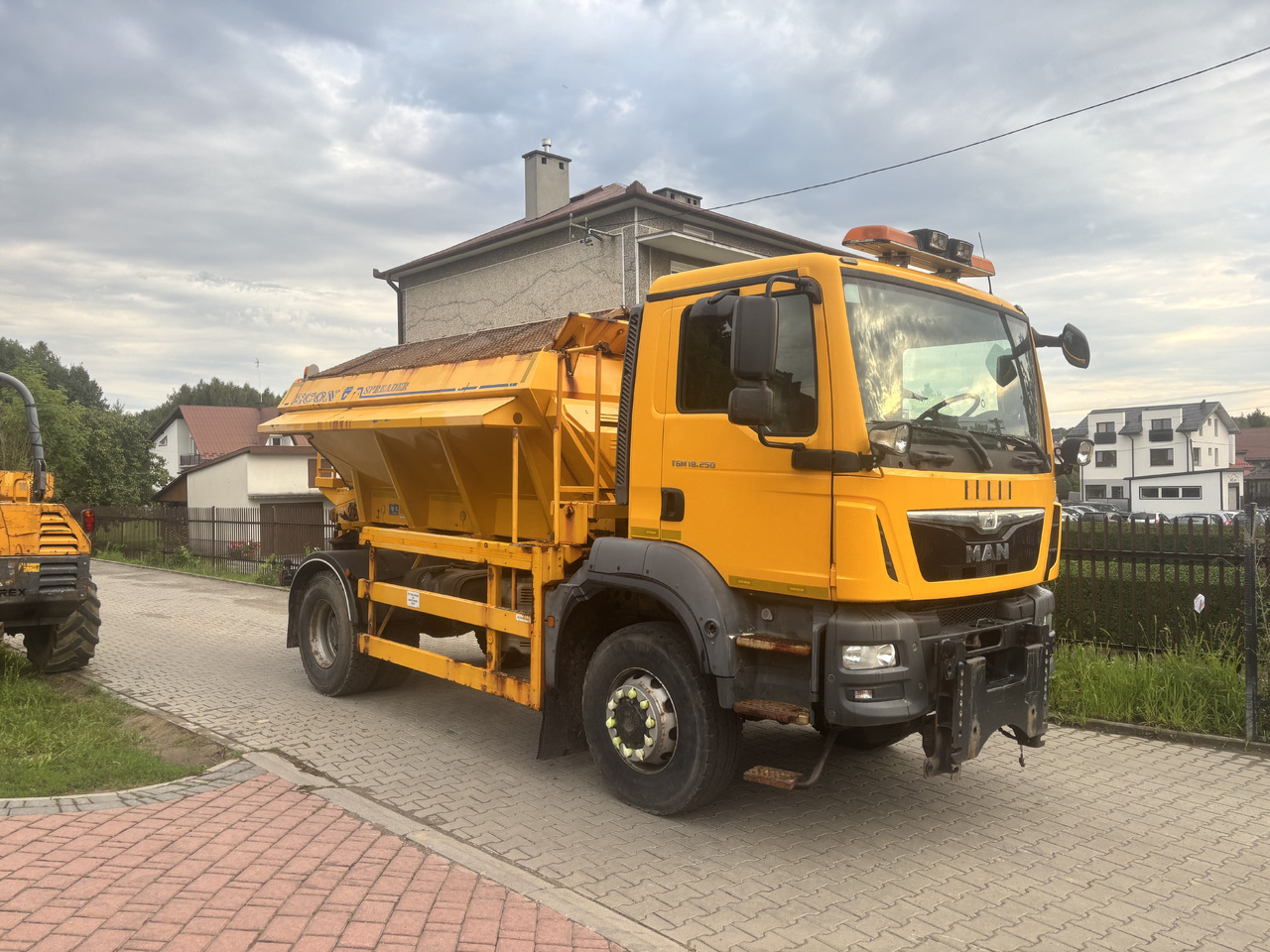 MAN TGM 18.250 4X4BB GRITTER/SPREADER/PLOUGH - Snerydningsmaskine: billede 2 MAN TGM 18.250 4X4BB GRITTER/SPREADER/PLOUGH - Snerydningsmaskine: billede 2