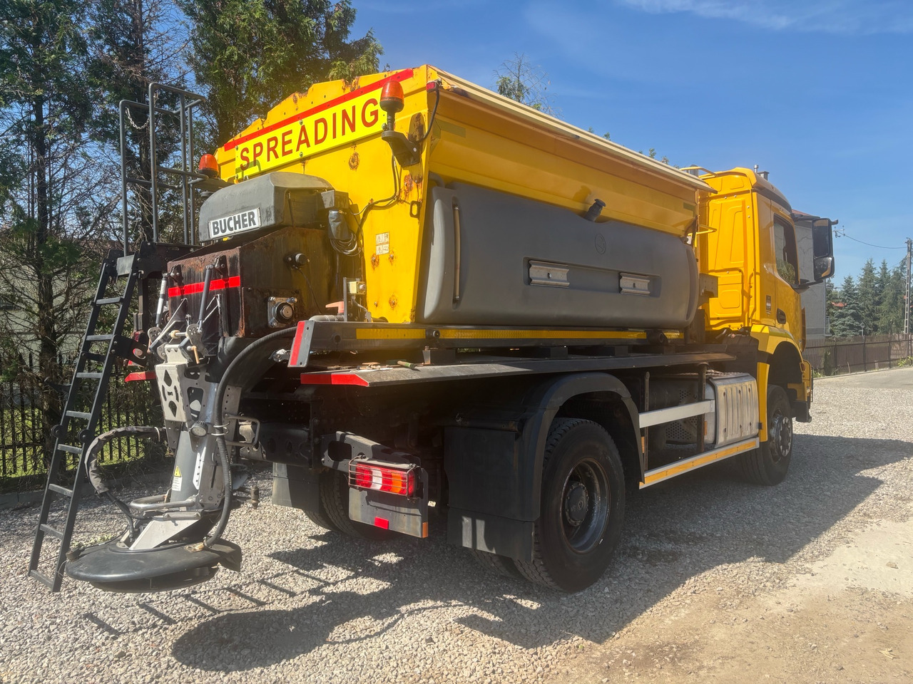 MERCEDES AROCS 1824 4x4BB GRITTER/SPREADER/PLOUGH - Snerydningsmaskine: billede 5 MERCEDES AROCS 1824 4x4BB GRITTER/SPREADER/PLOUGH - Snerydningsmaskine: billede 5