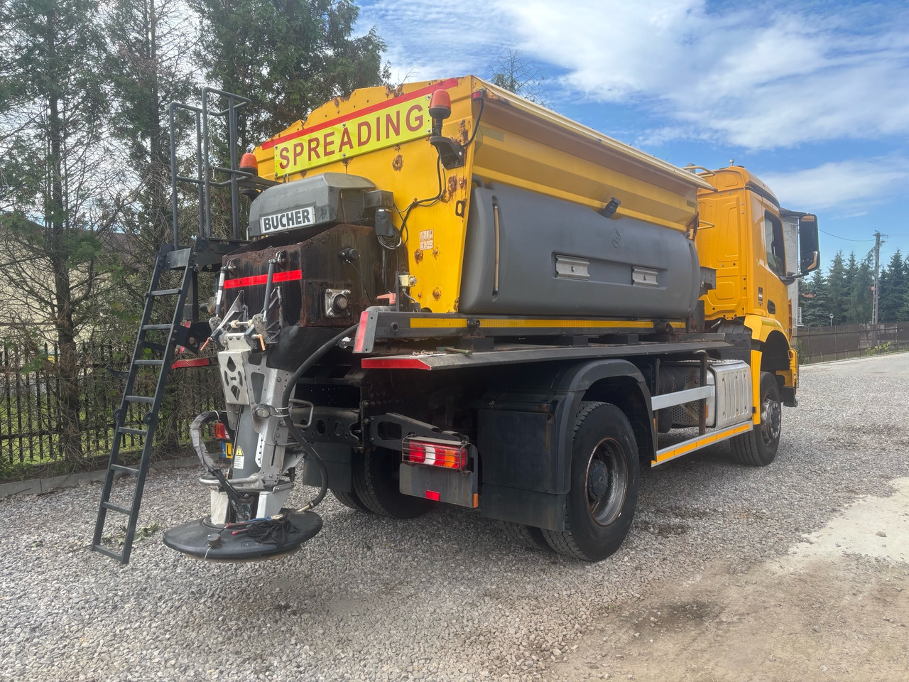 MERCEDES AROCS 1824 4x4BB GRITTER/SPREADER/PLOUGH - Snerydningsmaskine: billede 2 MERCEDES AROCS 1824 4x4BB GRITTER/SPREADER/PLOUGH - Snerydningsmaskine: billede 2