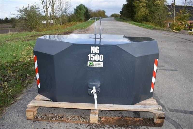 - - - 1500 kilo J-Maskiner - Vægtklods for Landbrugsmaskine: billede 1 - - - 1500 kilo J-Maskiner - Vægtklods for Landbrugsmaskine: billede 1