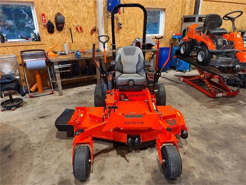 Ariens Zenith 60" SD - Plæneklipper: billede 2 Ariens Zenith 60" SD - Plæneklipper: billede 2