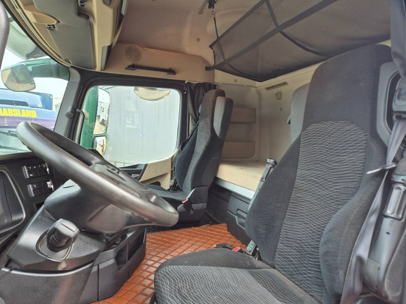 Lastbil med kran Mercedes-Benz Actros 2551/6x2 // Palfinger 16002 B // 2 x trucks: billede 16