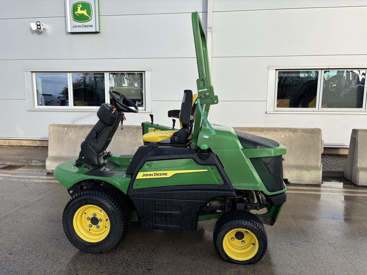 John Deere 1570 Power Unit - Plæneklipper: billede 1 John Deere 1570 Power Unit - Plæneklipper: billede 1