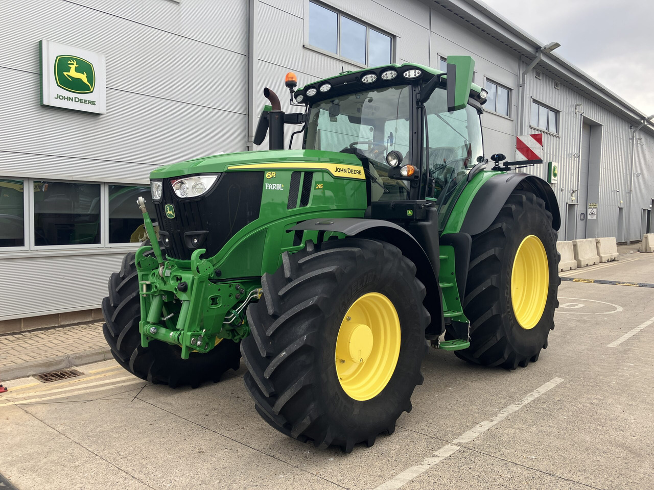 John Deere 6R 215 - Traktor: billede 1 John Deere 6R 215 - Traktor: billede 1