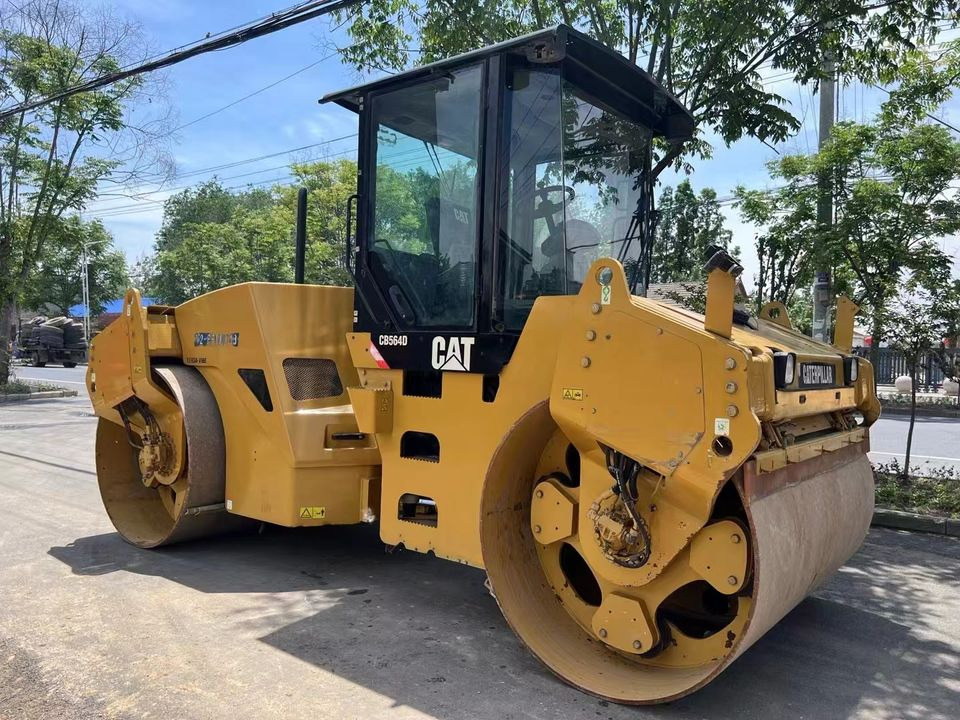 Caterpillar CB564D Double Drum Road Roller 7 Ton Weight With Core Components Engine and Bearing Essential Road Machinery - Vejtromle: billede 4 Caterpillar CB564D Double Drum Road Roller 7 Ton Weight With Core Components Engine and Bearing Essential Road Machinery - Vejtromle: billede 4