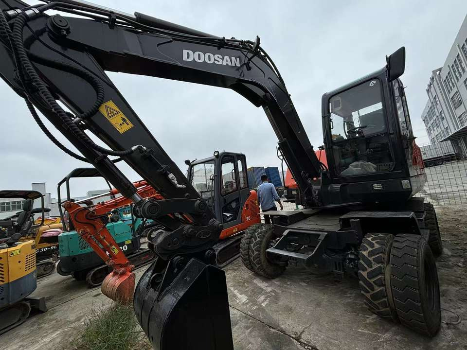 Hot Sale Used Doosan Dx75 Small 7.5t Wheel Excavator South Korea DX75 Mini Excavator for Sale Good Condition - Bæltegravemaskine: billede 2 Hot Sale Used Doosan Dx75 Small 7.5t Wheel Excavator South Korea DX75 Mini Excavator for Sale Good Condition - Bæltegravemaskine: billede 2