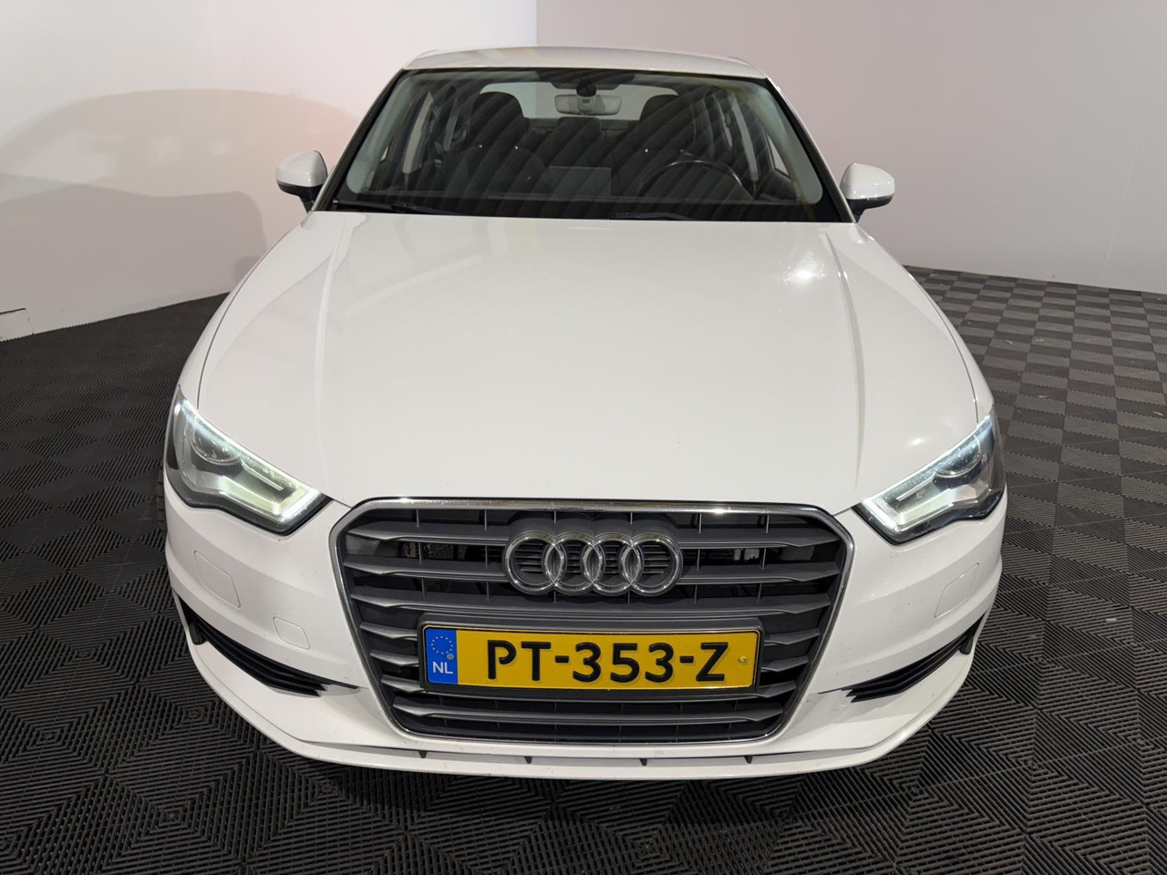 Audi | A3 Limousine | 1.4 TFSI Attraction Pro Line Plus Automaat | 2016 | 256.538 km | PT353Z | Geen oordeel - Sedan: billede 2 Audi | A3 Limousine | 1.4 TFSI Attraction Pro Line Plus Automaat | 2016 | 256.538 km | PT353Z | Geen oordeel - Sedan: billede 2