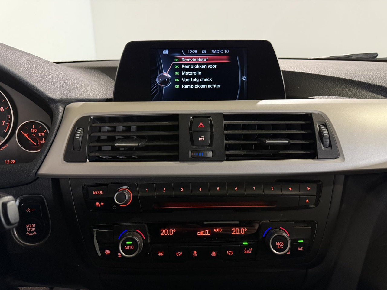 BMW | 4-serie Coupé | 420i Executive Automaat | 2015 | 213.401 km | 2ZGG53 | Logisch - Bil: billede 5 BMW | 4-serie Coupé | 420i Executive Automaat | 2015 | 213.401 km | 2ZGG53 | Logisch - Bil: billede 5