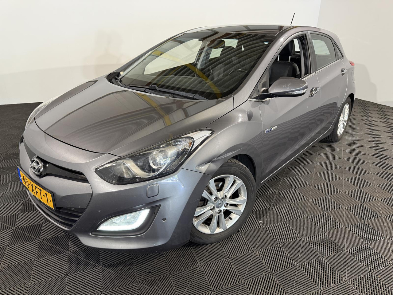 Hyundai | i30 | 1.6 GDI i-Catcher | 2012 | 287.418 km | 40XFT1 | Logisch - Hatchback: billede 1 Hyundai | i30 | 1.6 GDI i-Catcher | 2012 | 287.418 km | 40XFT1 | Logisch - Hatchback: billede 1