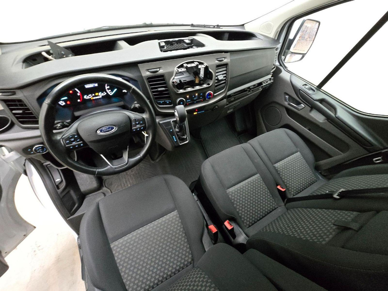 Ford Transit Custom 300 2.0 TDCI L1H1 Trend | 2018 | 154.249 km | Automaat | VDF69T | NAP: Geen oordeel - Øvrig maskin: billede 5 Ford Transit Custom 300 2.0 TDCI L1H1 Trend | 2018 | 154.249 km | Automaat | VDF69T | NAP: Geen oordeel - Øvrig maskin: billede 5