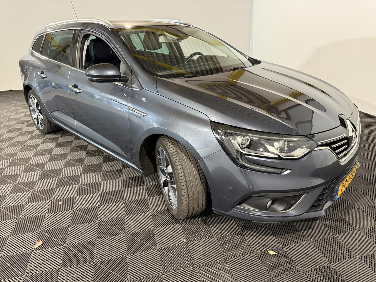 Renault | Mégane Estate | 1.2 TCe Bose | 2017 | 197.462 km | PP713F | Logisch - Bil: billede 3 Renault | Mégane Estate | 1.2 TCe Bose | 2017 | 197.462 km | PP713F | Logisch - Bil: billede 3