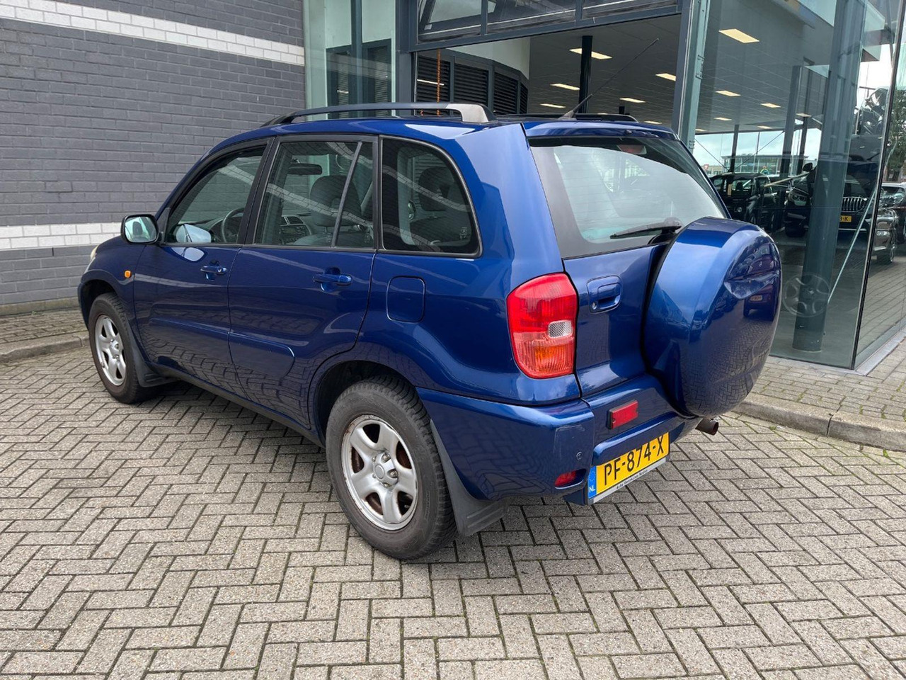 Toyota RAV4 1.8 - 16V VVT - i Luna | 2003 | 130.936 km | PF874X | NAP: Geen oordeel - SUV: billede 3 Toyota RAV4 1.8 - 16V VVT - i Luna | 2003 | 130.936 km | PF874X | NAP: Geen oordeel - SUV: billede 3