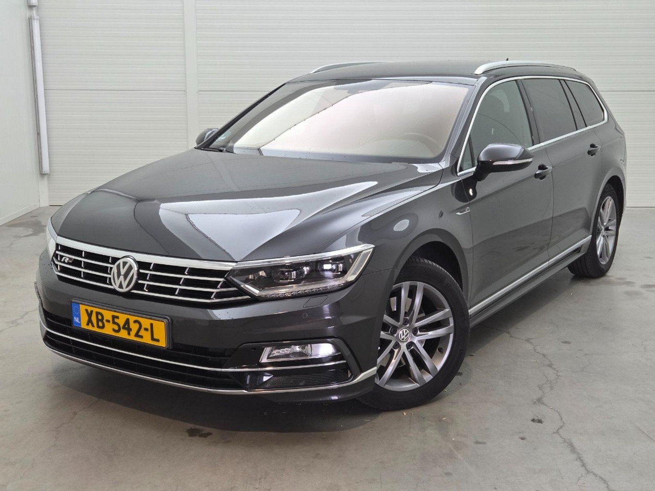 Volkswagen Passat Variant 1.6 TDI Highline Business R | 2018 | 179.613 km | Automaat | XB542L | NAP: Logisch - Bil: billede 1 Volkswagen Passat Variant 1.6 TDI Highline Business R | 2018 | 179.613 km | Automaat | XB542L | NAP: Logisch - Bil: billede 1