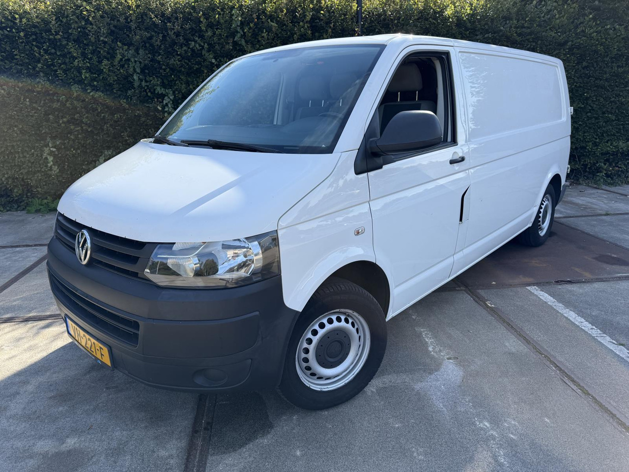 Volkswagen | Transporter | 2.0 TDI L2H1 BM Baseline | 2014 | 344.085 km | VH221F | Logisch - Varevogn: billede 1 Volkswagen | Transporter | 2.0 TDI L2H1 BM Baseline | 2014 | 344.085 km | VH221F | Logisch - Varevogn: billede 1