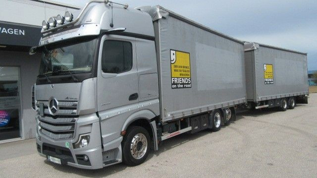 Mercedes-Benz Actros 5 2545LL inkl. Anhänger Voll. 115qm, - Lastbil med presenning: billede 1 Mercedes-Benz Actros 5 2545LL inkl. Anhänger Voll. 115qm, - Lastbil med presenning: billede 1