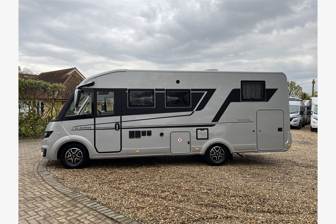 ADRIA Sonis Supreme - Helintegreret autocamper: billede 1 ADRIA Sonis Supreme - Helintegreret autocamper: billede 1