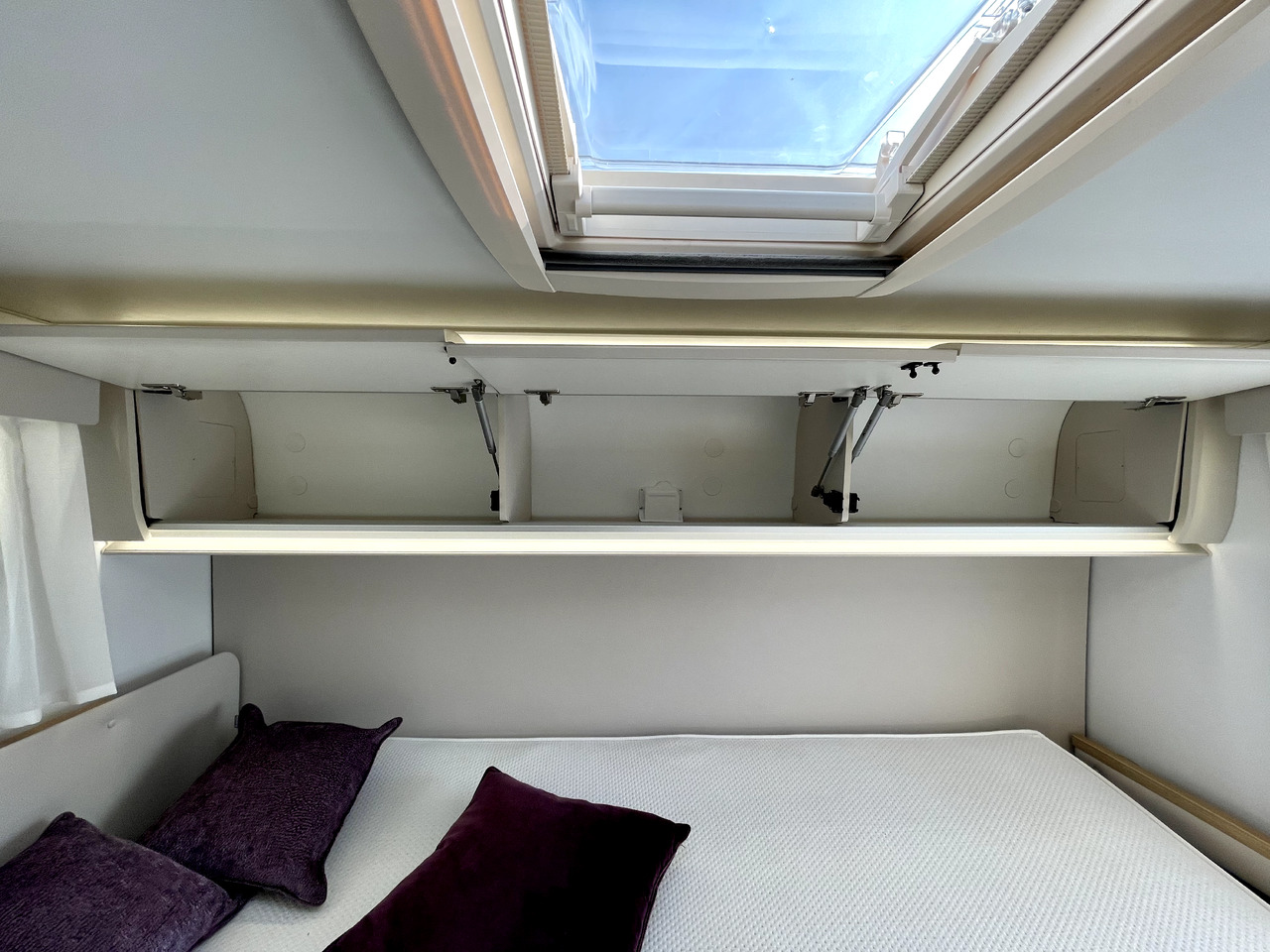 Adria Coral Xl 600 DP - Autocamper med alkove: billede 4 Adria Coral Xl 600 DP - Autocamper med alkove: billede 4