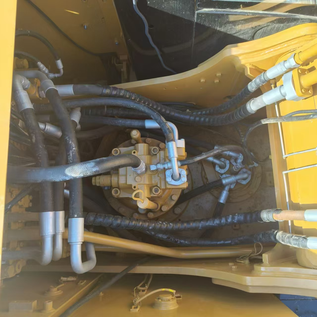 Bæltegravemaskine CATERPILLAR 323D: billede 14