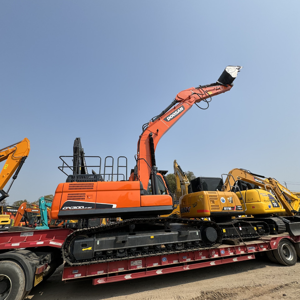 DOOSAN DX300 - Bæltegravemaskine: billede 2 DOOSAN DX300 - Bæltegravemaskine: billede 2