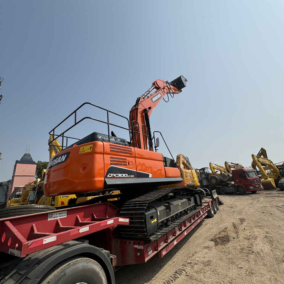 DOOSAN DX300 - Bæltegravemaskine: billede 4 DOOSAN DX300 - Bæltegravemaskine: billede 4