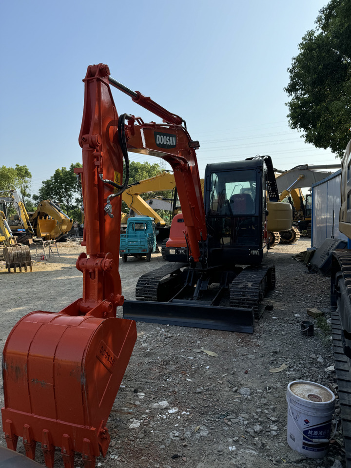 DOOSAN DX60 - Bæltegravemaskine: billede 4 DOOSAN DX60 - Bæltegravemaskine: billede 4