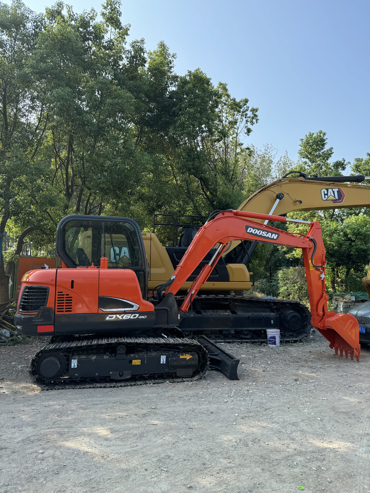 DOOSAN DX60 - Bæltegravemaskine: billede 2 DOOSAN DX60 - Bæltegravemaskine: billede 2