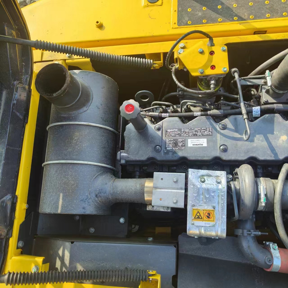 KOMATSU PC200 - Bæltegravemaskine: billede 2 KOMATSU PC200 - Bæltegravemaskine: billede 2