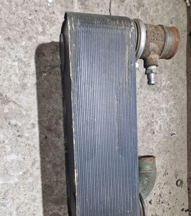 06250330600 Volvo - Oliekøler for Lastbil: billede 1 06250330600 Volvo - Oliekøler for Lastbil: billede 1