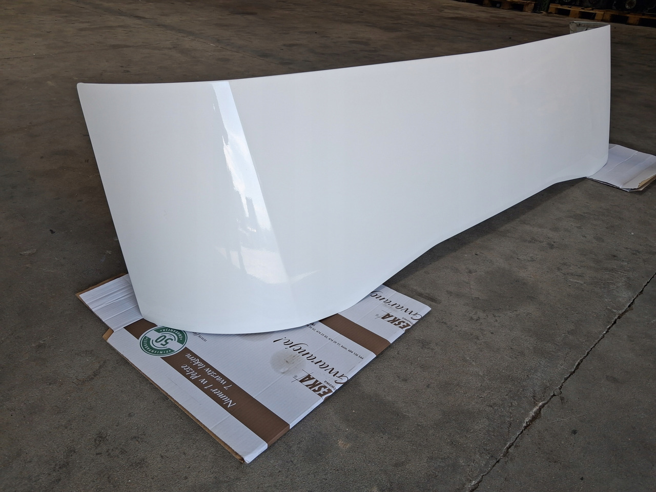 RENAULT MASKA ATRAPA PRZÓD KABINY ORYGINAŁ RENAULT GAMA T EURO 6 - Karosseri og udvendig for Lastbil: billede 2 RENAULT MASKA ATRAPA PRZÓD KABINY ORYGINAŁ RENAULT GAMA T EURO 6 - Karosseri og udvendig for Lastbil: billede 2