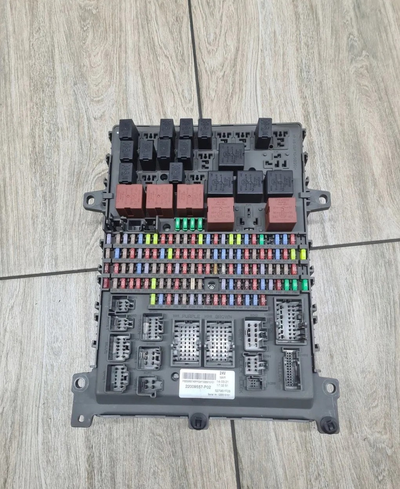 Renault TABLICA PŁYTA SKRZYNKA GAMA D WIDE VOLVO FE FL EURO 6 22009557 Renault - Sikring for Lastbil: billede 1 Renault TABLICA PŁYTA SKRZYNKA GAMA D WIDE VOLVO FE FL EURO 6 22009557 Renault - Sikring for Lastbil: billede 1