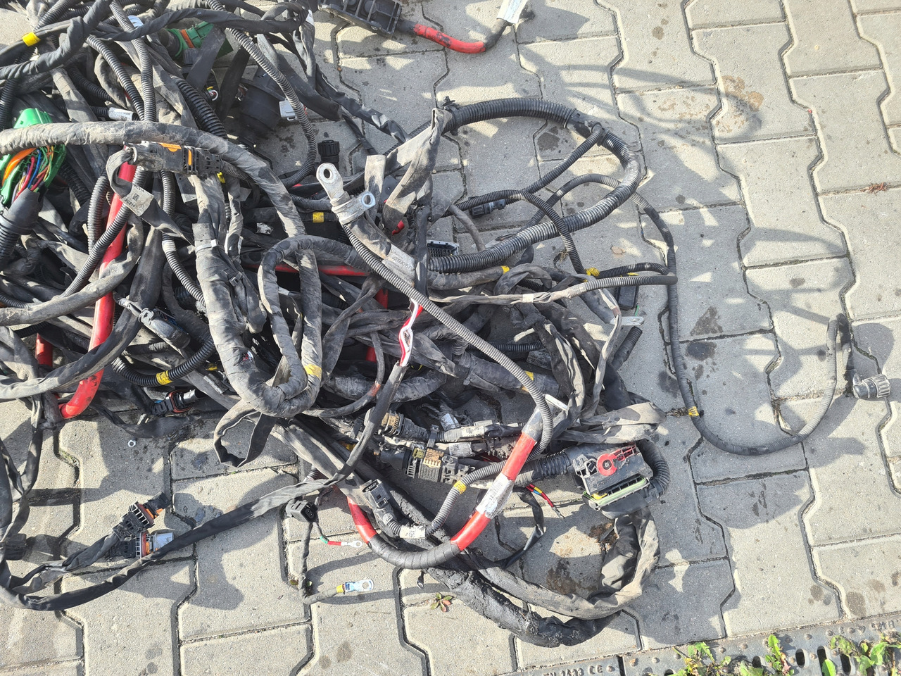 VOLVO WIĄZKA INSTALACJA RAMY VOLVO FH 5 I-SAVE 4x2 2022 ROK - Kabel/ Ledning for Lastbil: billede 4 VOLVO WIĄZKA INSTALACJA RAMY VOLVO FH 5 I-SAVE 4x2 2022 ROK - Kabel/ Ledning for Lastbil: billede 4