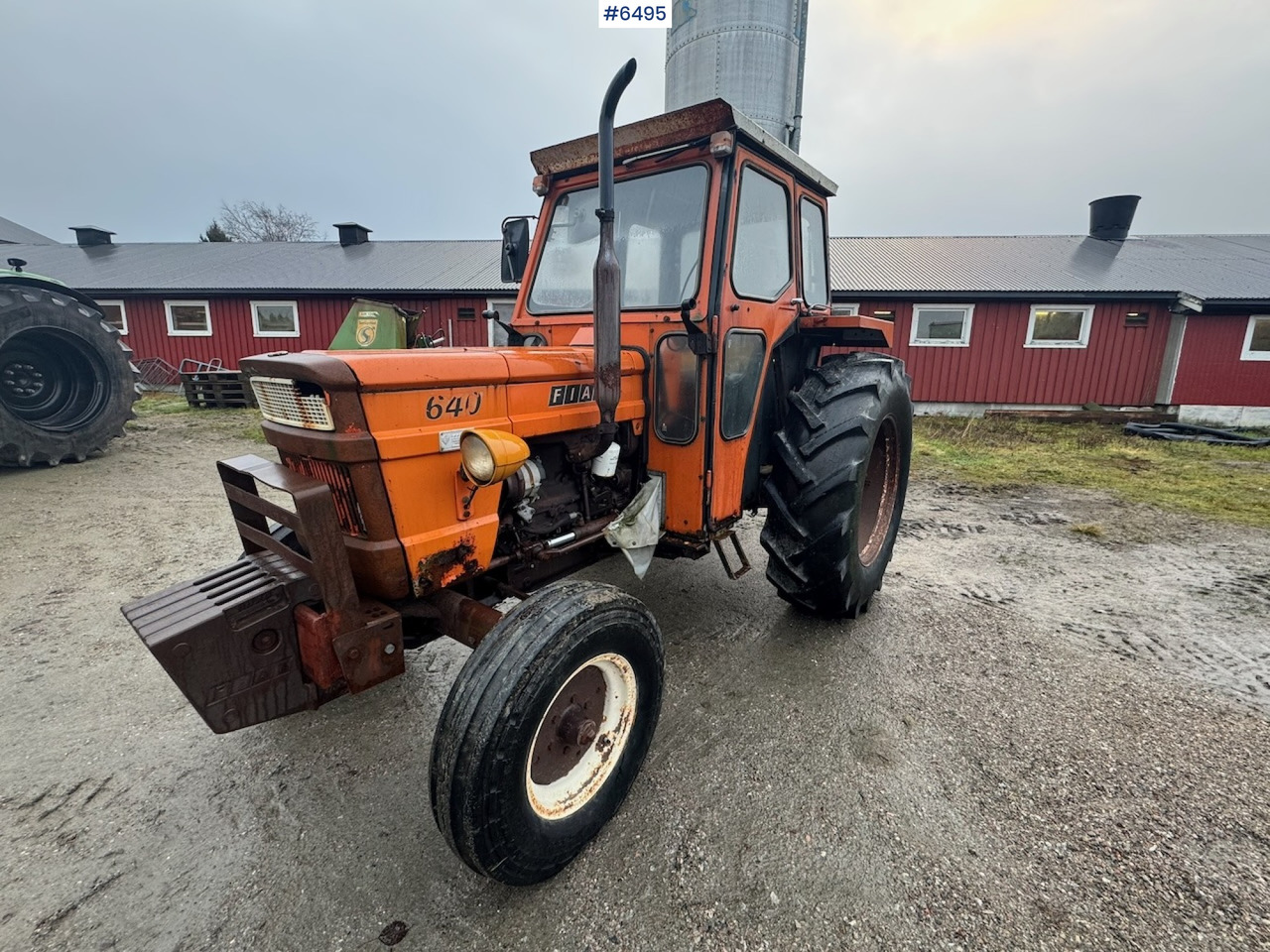 1975 Fiat 640 tractor with/twin wheels and triangle. WATCH THE VIDEO! - Traktor: billede 1 1975 Fiat 640 tractor with/twin wheels and triangle. WATCH THE VIDEO! - Traktor: billede 1