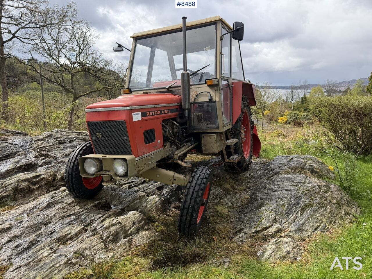 1979 Zetor 4911 tractor with a snow blower and chains - Traktor: billede 1 1979 Zetor 4911 tractor with a snow blower and chains - Traktor: billede 1