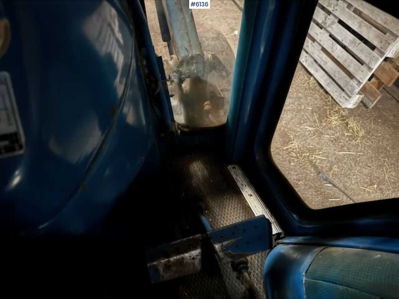 Traktor 1981 Ford 4600 with front loader!: billede 16