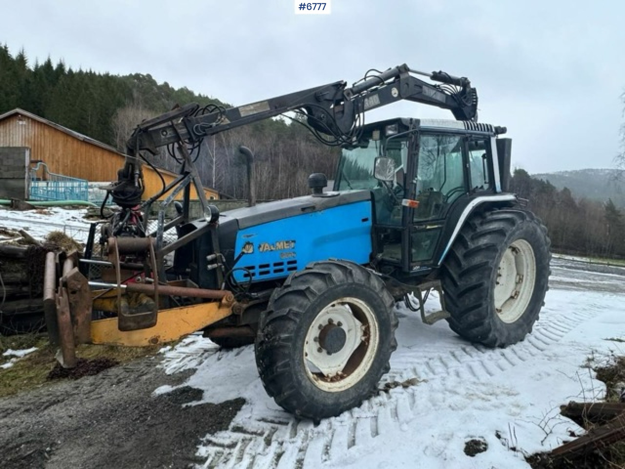 1993 Valmet 8100 with Hiab FMV crane and log trailer - Traktor: billede 1 1993 Valmet 8100 with Hiab FMV crane and log trailer - Traktor: billede 1