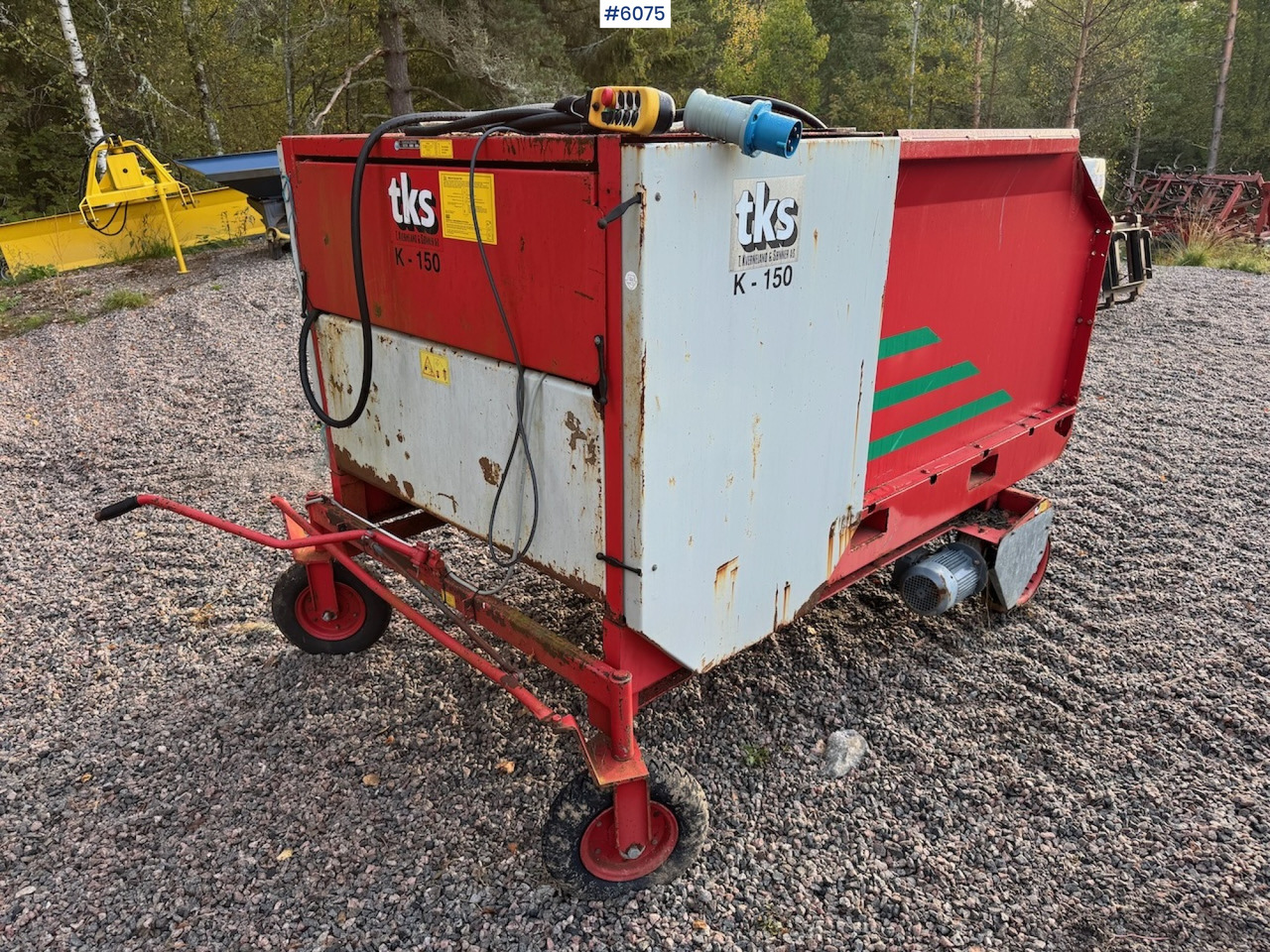 2000 TKS K-150 Round bale cutter with wheel drive. - Udstyr til hø: billede 2 2000 TKS K-150 Round bale cutter with wheel drive. - Udstyr til hø: billede 2