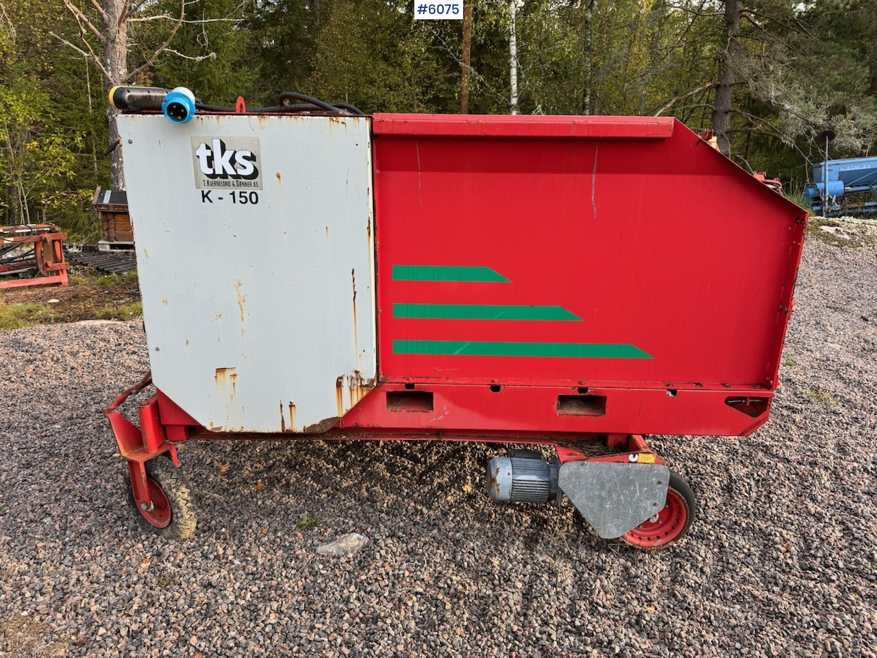2000 TKS K-150 Round bale cutter with wheel drive. - Udstyr til hø: billede 1 2000 TKS K-150 Round bale cutter with wheel drive. - Udstyr til hø: billede 1
