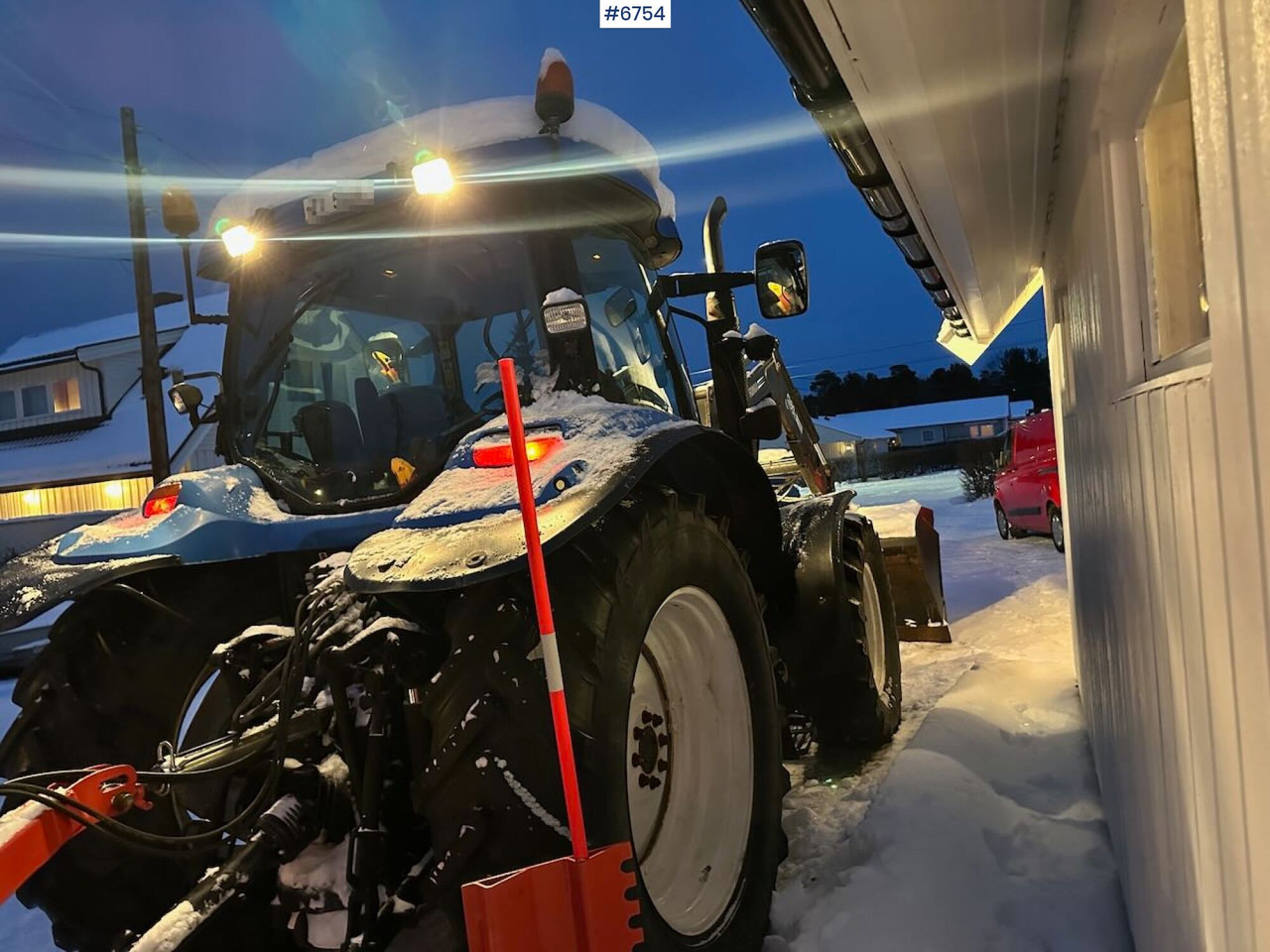 2004 New Holland TS115A 4x4 w/ Front loader, bucket, grading bucket and snow blower. - Traktor: billede 5 2004 New Holland TS115A 4x4 w/ Front loader, bucket, grading bucket and snow blower. - Traktor: billede 5